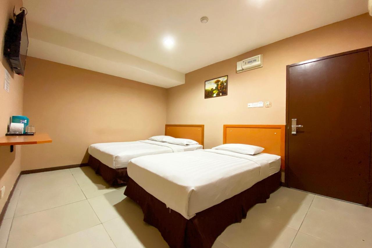 OYO 90108 Hotel Kaya Kota Kinabalu Bagian luar foto