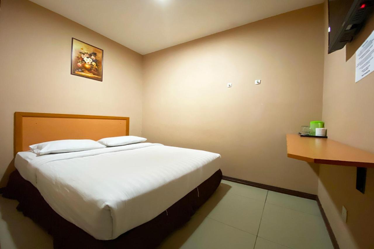 OYO 90108 Hotel Kaya Kota Kinabalu Bagian luar foto