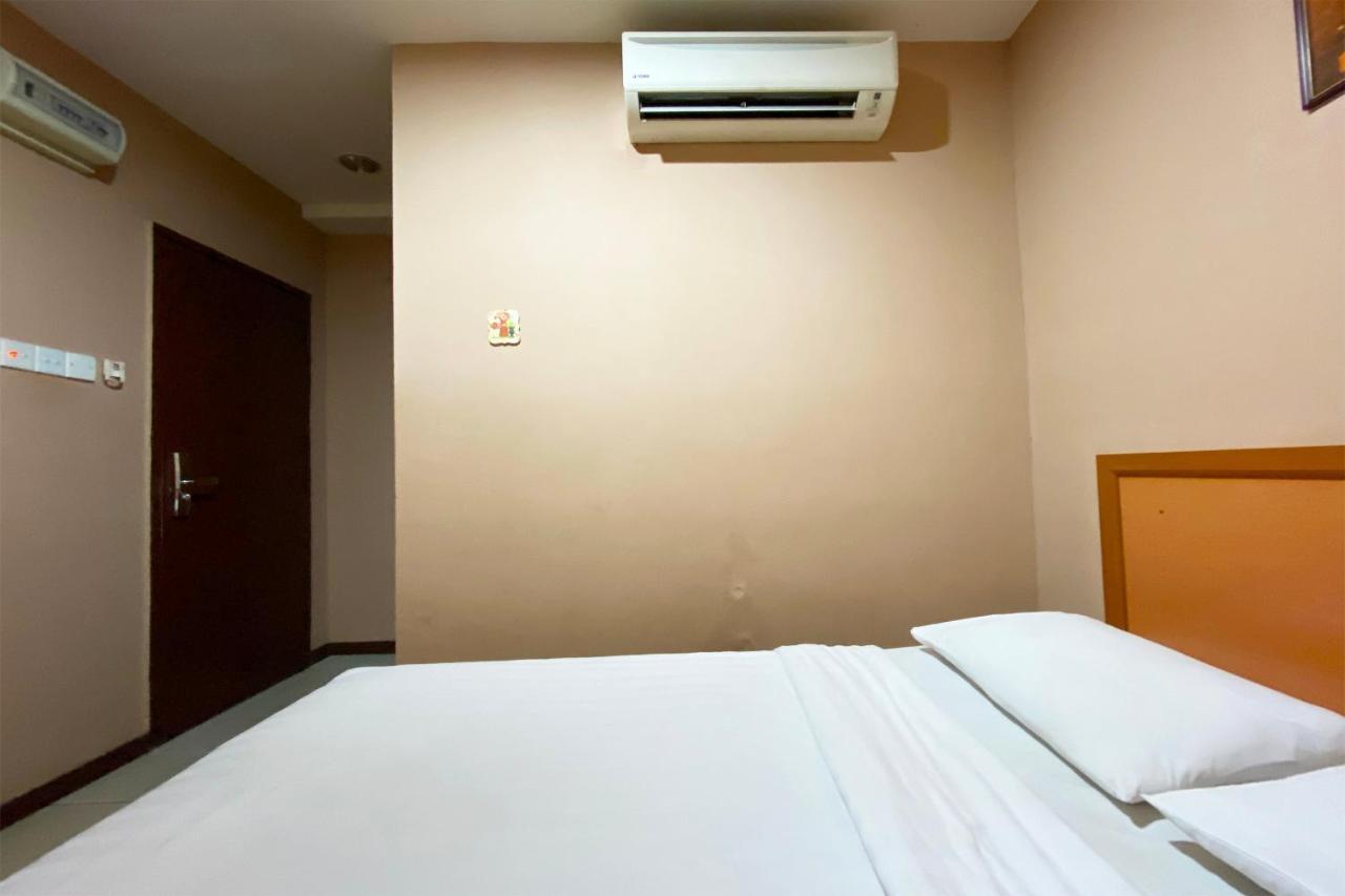OYO 90108 Hotel Kaya Kota Kinabalu Bagian luar foto