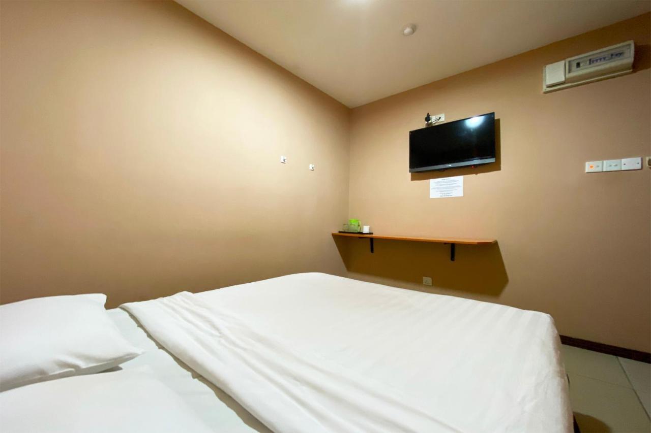 OYO 90108 Hotel Kaya Kota Kinabalu Bagian luar foto