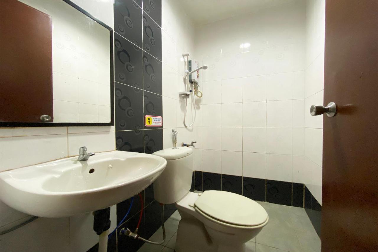 OYO 90108 Hotel Kaya Kota Kinabalu Bagian luar foto