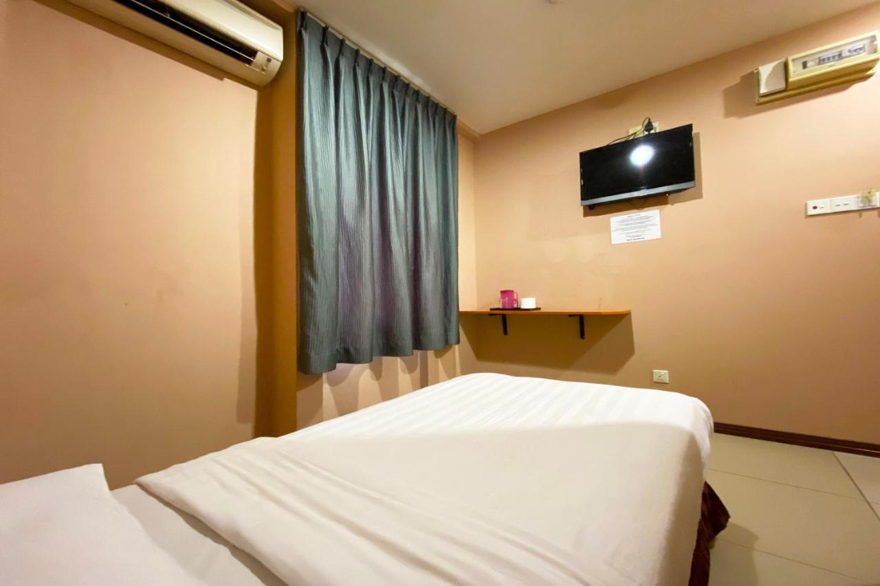 OYO 90108 Hotel Kaya Kota Kinabalu Bagian luar foto