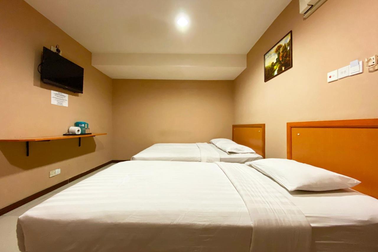 OYO 90108 Hotel Kaya Kota Kinabalu Bagian luar foto