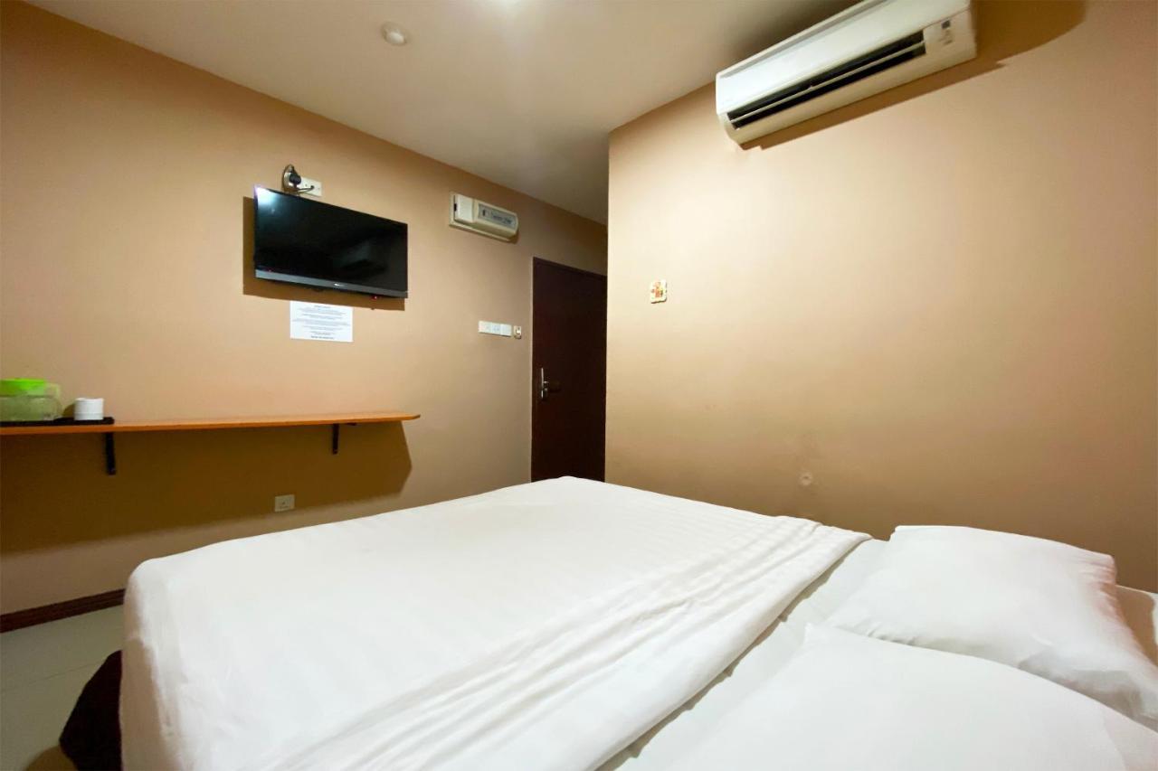 OYO 90108 Hotel Kaya Kota Kinabalu Bagian luar foto